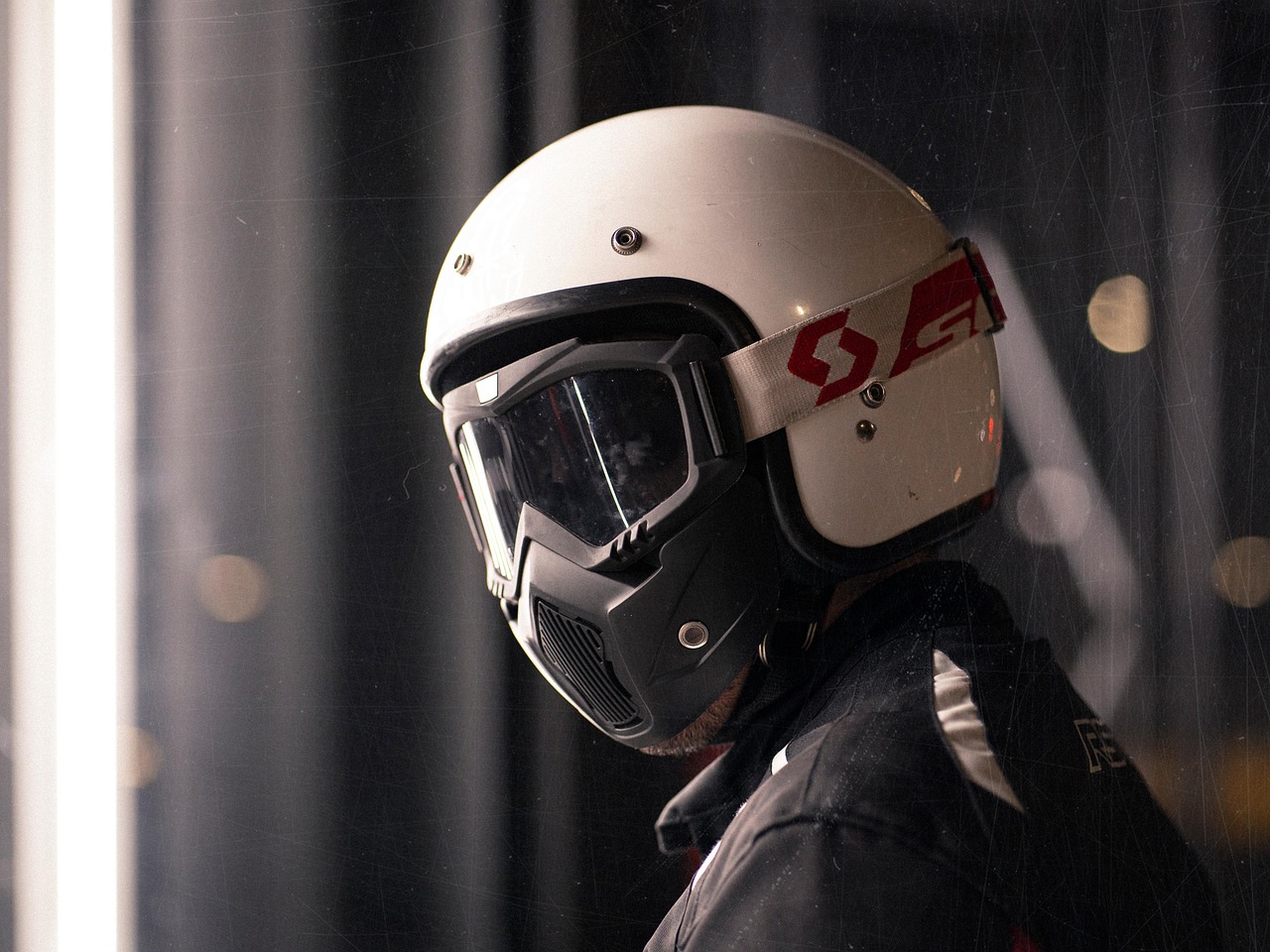 香烟和假冒伪劣、托运防盗和控制权的对话和比较