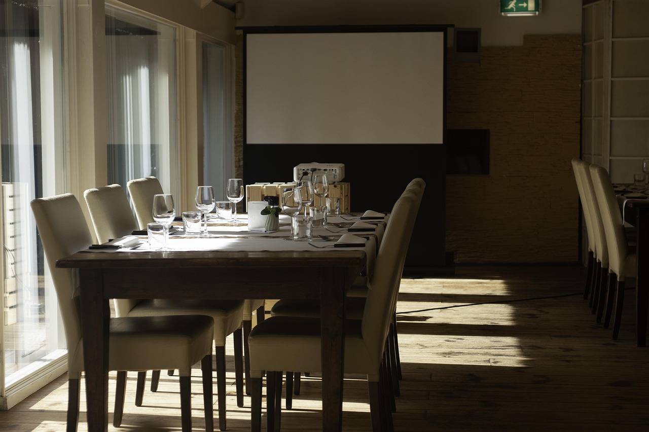 如何使用网页元素来提高用户体验和导航